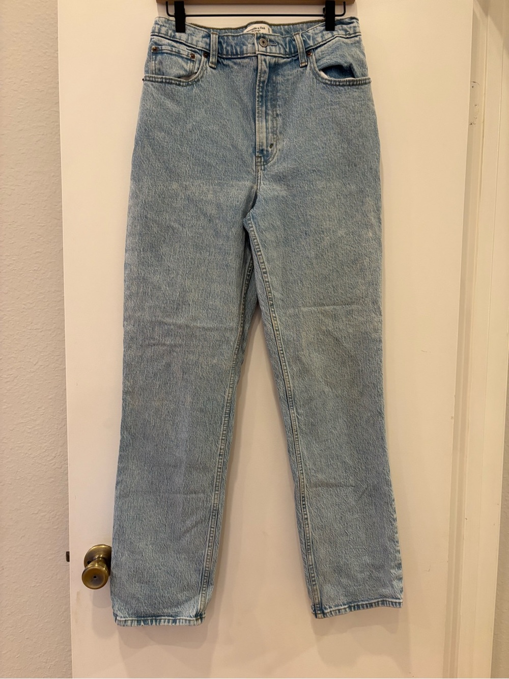 Abercrombie & Fitch The 90s Straight Ultra High Rise Light Blue Denim Jeans